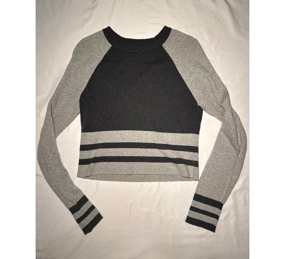 American Apparel Women’s Medium Gray Cropped Sweater Striped Raglan Varsity